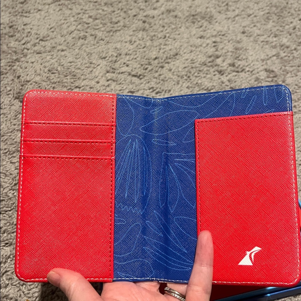 Carnival Cruise-line Blue and Red Travel Set - Picture 3 of 9